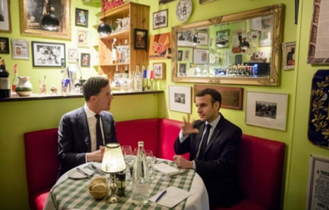 Macron, în Olanda marţi, pentru a discuta cu ”frugalul” Rutte despre planul relansării economice europene post-coronavirus