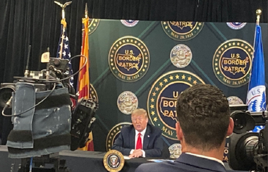 ”A oprit covidul. A oprit tot”, îşi laudă Trump zidul de la frontiera cu Mexicul, în Arizona, care înregistrează o accelerare a epidemiei