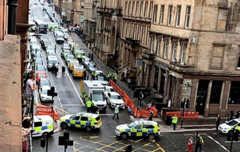 Un suspect ucis în atacul de la Glasgow, soldat cu şase răniţi, într-un hotel de refugiaţi, ale cărui desfăşurare şi natură rămân de precizat