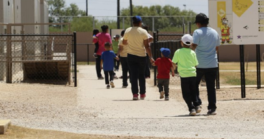 O judecătoare din Los Angeles dispune eliberarea a 124 de copii imigranţi deţinuţi în trei centre de retenţie ale serviciilor americane de imigraţie