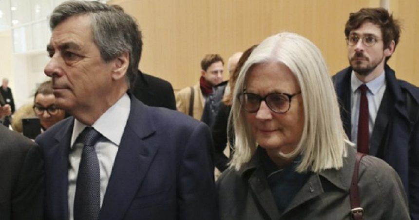 Fostul premier francez François Fillon şi soţia sa Penelope, găsiţi vinovaţi de deturnare de fonduri publice, condamnaţi la cinci ani de închisoare, dintre care trei cu suspendarea şi, respextiv, trei ani de închisoare cu suspendare în dosarul angajărilor fictive