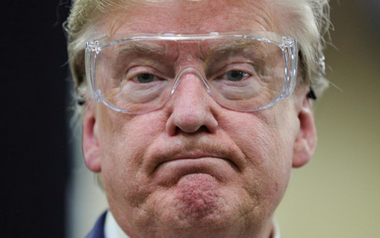 Trump dă asigurări că n-ar avea ”nicio problemă” să poarte mască de protecţie
