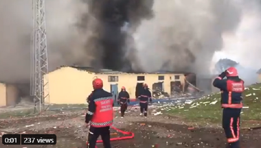 Peste 40 de răniţi în nord-vestul Turciei, într-o explozie într-o fabrică de artificii în care e aflau 150 de angajaţi; detonarea, resimţită pe o rază de 50 km, locuitorii au crezut că este un cutremur - VIDEO