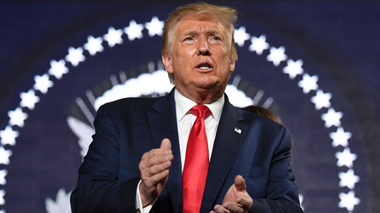 Trump consideră că ”99%” din contaminările cu covid-19 sunt ”inofensive”; locatarul Casei Albe vrea astfel să declare sfârşitul crizei sanitare şi a locurilor de muncă pentru a se întoarce la întâlnirile de campanie, denunţă Biden