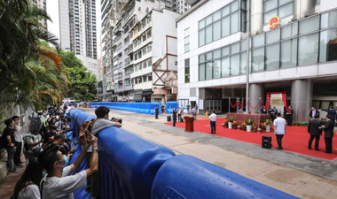 China îşi inaugurează Biroul Apărării Securităţii Naţionale la Hong Kong într-un hotel reamenajat care domină Piaţa Victoria, locul de adunare al manifestanţilor în favoarea democraţiei şi comemorării victimelor din Piaţa Tiananmen