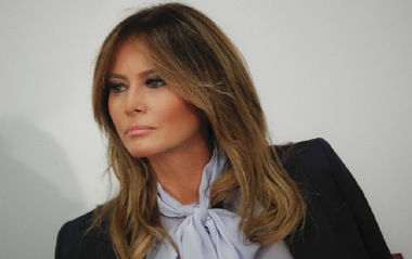 O sculptură reprezentând-o pe Melania Trump a fost incendiată în apropiere de oraşul său natal, Sevnica, din Slovenia