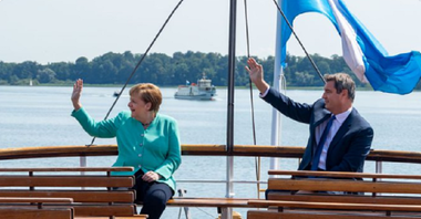 Merkel îşi prezintă potenţialul succesor, bavarezul Markus Söder, liderul CSU