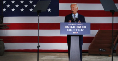 Biden dezvăluie în fieful său din Wilmington un ambiţios plan de investiţii în energia regenerabilă,în valoare de 2.000 de miliarde de dolari, cu ambiţia de a atinge o producţie electrică ”curată” în doar 15 ani