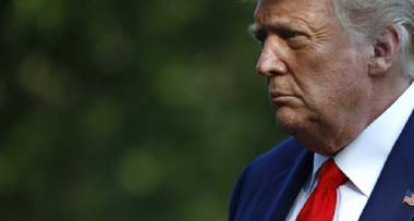 Trump, încolţit, îşi înlocuieşte directorul de campanie Brad Parscale, cu Bill Stepien, adjunctul acestuia, în urma unor ezitări şi polemici, pentru a se redresa în sondaje