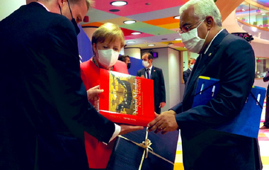 Merkel speră la un acord asupra planului de relansare economică şi bugetului UE pe şapte ani, la Bruxelles, drept cadou la împlinirea vârstei de 66 de ani