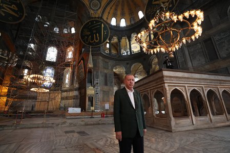 Vizită simbolică a lui Erdogan la Sfânta Sofia