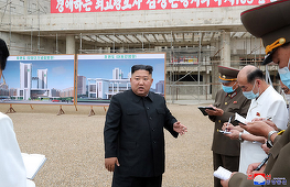 Kim Jong Un îi mustră şi concediază pe şefii şantierului unui spital mare la Phenian