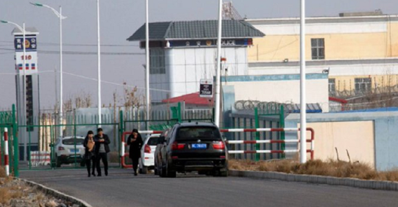 SUA adaugă 11 întreprinderi chineze pe lista neagră de sancţiuni economice privind încălcarea drepturilor uigurilor
