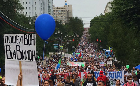 Manifestaţii uriaşe împotriva Guvernului rus zguduie Extremul Orient; 90.000 de manifestanţi urlă în Piaţa Lenin din Habarovsk ”Libertate!” şi ”Putin, demisia!”