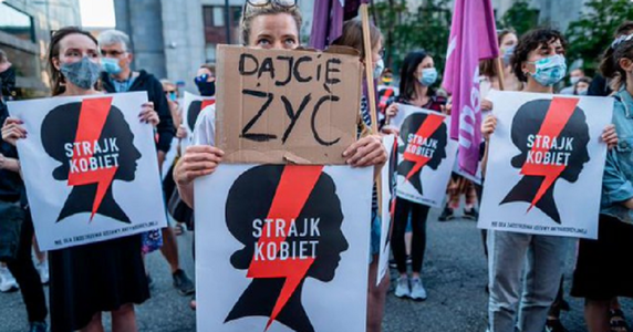 Polonia declanşează luni demersuri în vederea retragerii din tratatul european împotriva violenţelor la care sunt supuse femeile, anunţă ministrul justiţiei Zbigniew Ziobro