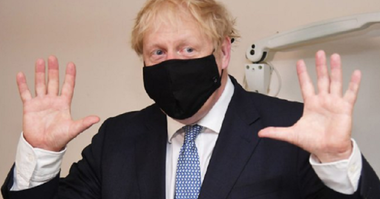 Boris Johnson îi invită pe britanici să slăbească, într-un plan de luptă împotriva covid-19; Guvernul intezice publicitatea la junk-food, impune detalierea caloriilor în meniuri şi prescierea medicală a activităţii fizice