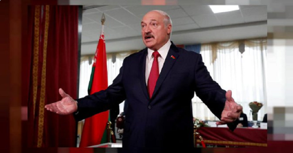 Aleksandr Lukaşenko anunţă, cu mai puţin de două săptămâni înainte de alegerile prezidenţiale în care candidează la al şaselea mandat, că a fost contaminat cu covid-19 şi că a fost asimptomatic, 