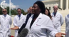 O femeie medic, Stella Immanuel, o susţinătoare a hidroxiclorochinei care apare într-o înregistrare video repostată de Trump, crede în oameni ”reptilieni” şi că problemele ginecologice sunt legate de relaţii sexuale cu spirite ale răului