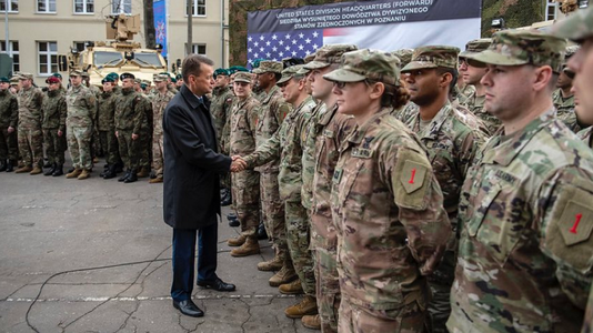 O mie de militari şi un comandament american urmează să fie desfăşuraţi în Polonia, anunţă ministrul polonez al Apărării Mariusz Blaszczak
