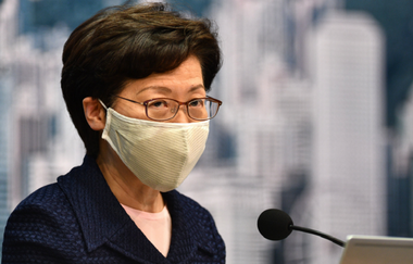Alegerile legislative, amânate cu un an la Hong Kong, unde reprimarea mişcării în favoarea democraţiei se intensifică