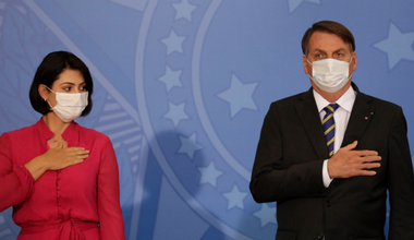 Bolsonaro spune că are ”mucegai în plămâni” şi mulţumeşte lui Dumnezeu şi hidroxiclorochinei pentru vindecarea sa de covid-19; soţia sa, Michelle, testată pozitiv cu covid-19