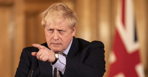 Boris Johnson amână viitoarea etapă a ieşirii din izolare, din cauza creşterii contaminărilor cu covid-19