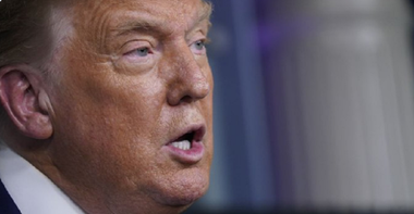 Trump prezintă exploziile de la Beirut drept un atac cu bombă, în pofida faptului că liderii libanezi afirmă că este vorba despre un accident