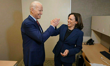 Convenţia Democrată - Kamala Harris a acceptat nominalizarea în rol de candidat la funcţia de vicepreşedinte. Obama: Trump nu şi-a luat munca în serios