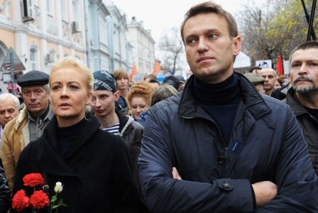 Activişti germani trimit joi noaptea o ambulanţă aeriană pentru a-l aduce pe Alexei Navalnîi în Germania