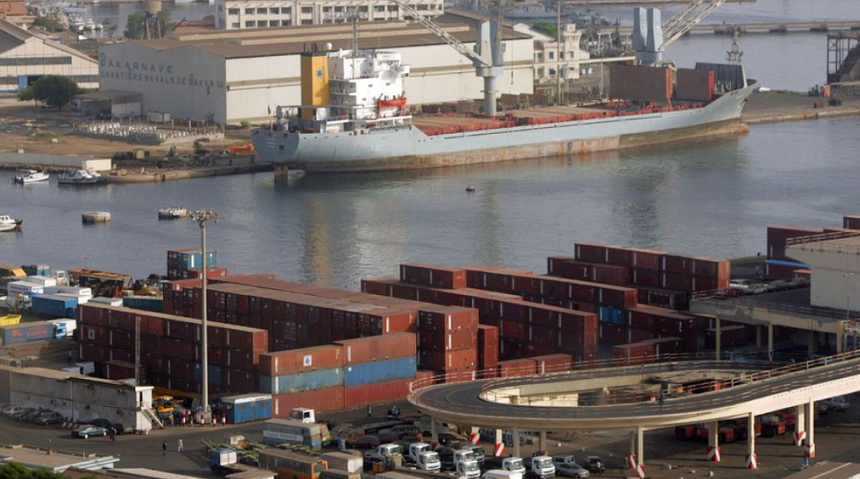 Un stoc de nitrat de amoniu mai mare ca cel de la Beirut, evacuat din portul senegalez Dakar ca măsură de precauţie
