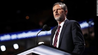 Un reputat creştin evanghelic american şi susţinător al lui Donald Trump a demisionat de la conducerea Liberty University în urma unui scandal sexual