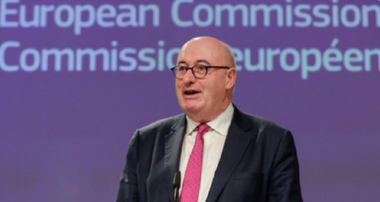 Posibilă remaniere în Comisia von der Leyen, după demisia comisarului însărcinat cu Comerţul, irlandezul Phil Hogan