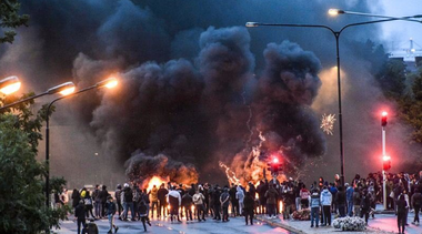 Incidente la Malmö, în Suedia, după arderea unui Coran şi interzicerea intrării în ţară a danezului Rasmus Paludan, liderului partidului danez de extremă dreapta ”Linia dură”, care voia să organizeze o manifestaţie împotriva migraţiei şi musulmanilor