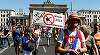 Mii de manifestanţi ”anticorona” defilează din nou la Berlin