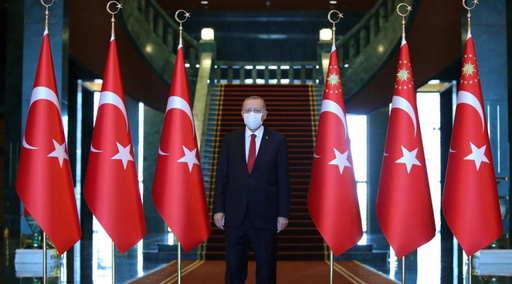 Erdogan îi atacă pe Macron şi pe liderii greci, ”hrăpăreţi şi incompetenţi”, de Ziua Victoriei, după ce Ankara anunţă noi exerciţii militare, iar vicepreşedintele turc Fuat Oktay avertizează că o extindere a apelor greceşti poate declanşa un război