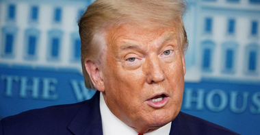 Trump îl apără pe Kyle Rittenhouse, inculpat de uciderea a doi manifestanţi la Kenosha