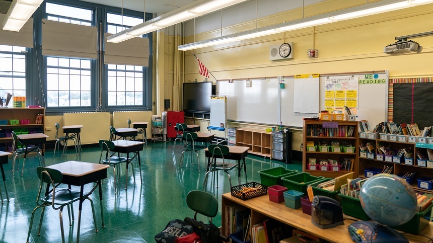New York City amână deschiderea şcolilor cu 11 zile, până pe 21 septembrie, pentru a răspunde îngrijorărilor exprimate de sindicate referitoare la Covid-19