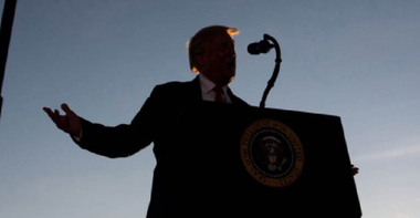 Trump evocă un complot al unor ”criminali” care ar fi luat un avion pentru a perturba Convenţia Naţională Republicană şi anunţă o anchetă