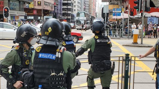 Hong Kong: Cel puţin 90 de persoane au fost arestate în urma unor proteste legate de amânarea alegerilor