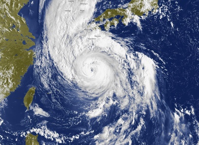 Japonia: Peste 200.000 de oameni evacuaţi din calea taifunului Haishen