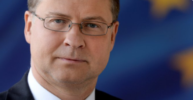 Von der Leyen anunţă înlocuirea irlandezului Phil Hogan cu Letonul Valdis Dombrovskis la Comerţ şi preluarea portofoliului Serviciilor Financiare de către irlandeza Mairead McGuiness