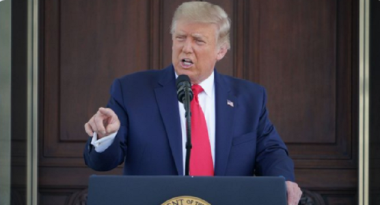 Trump îl etichetează pe Biden drept ”prost” şi-i cere să prezinte scuze din cauza a ceea consideră o retorică împotriva vaccinurilor împotriva covid-19