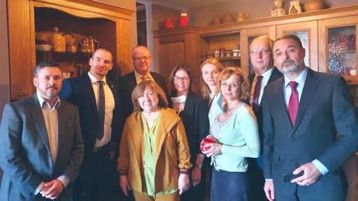 Ambasadorul României în Belarus şi alţi diplomaţi europeni, în sprijinul scriitoarei Svetlana Alexievici, hărţuită de autorităţi