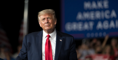 Trump, încântat de candidatura sa la Premiul Nobel pentru Pace în 2021, propusă de un ales norvegian din dreapta populistă şi antimigraţie Christian Tybring-Gjedde, pentru rolul jucat în normalizarea relaţiilor Israelului cu EAU
