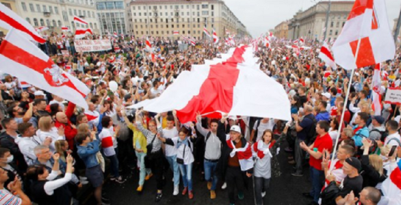 Cel puţin 100.000 de protestatari s-au strâns din nou la Minsk. Poliţia a arestat 250 de manifestanţi - VIDEO