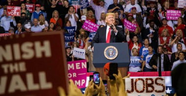 Un miting de campanie în sală al lui Trump, la periferia Las Vegasului, în Nevada, indignează autorităţile locale