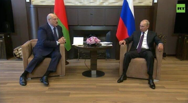 Lukaşenko, la Soci, pentru a obţine susţinerea lui Putin; Rusia trimite paraşutişti ruşi la exerciţiul militar ”Fraternitatea slavă”