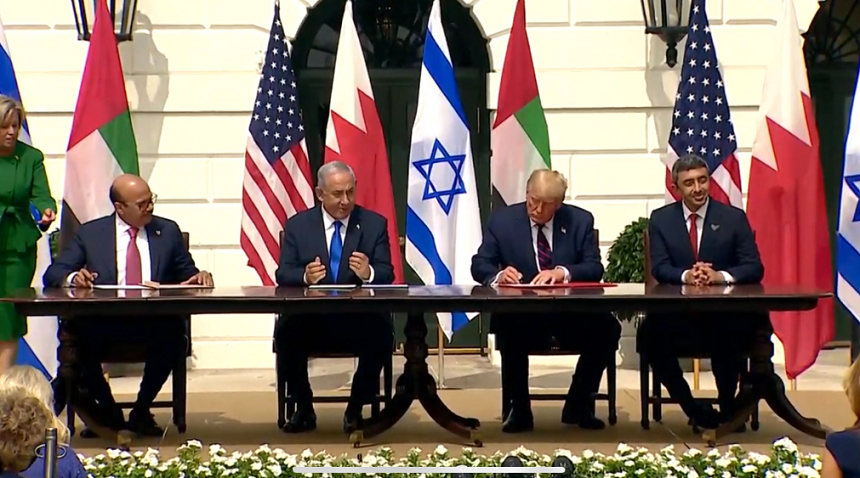 Israelul semnează acorduri istorice cu Emiratele Arabe şi Bahrainul la Washington, Mahmoud Abbas avertizează că nu va exista ”nicio pace” în Orientul Mijlociu fără sfârşitul ”ocupaţiei israeliene”