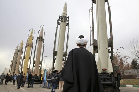 Oficial american: Statele Unite vor sancţiona luni peste o duzină de persoane şi entităţi implicate în programele de armament nuclear, convenţional şi de rachete ale Iranului