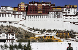 China dezvoltă un program de muncă în masă în Tibet, dezvăluie Reuters